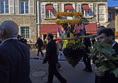 Procession du Biou dans les rues d'Arbois